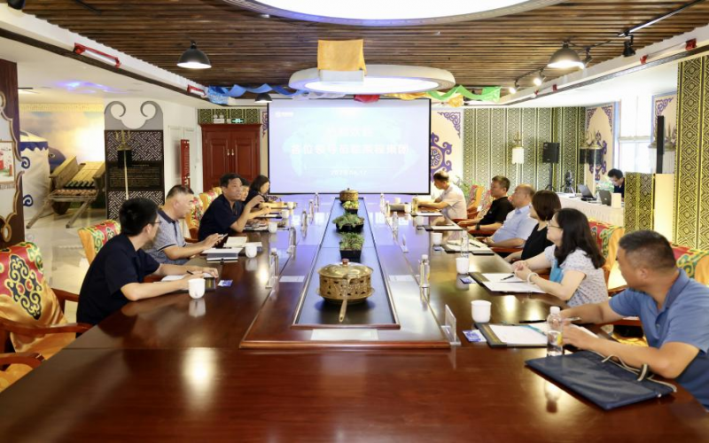天津市文化和旅游局二级巡视员马庆余一行到QY千亿集团调研服务